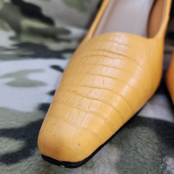 Women's Coup D'etat High Heels - Picture 10 of 12